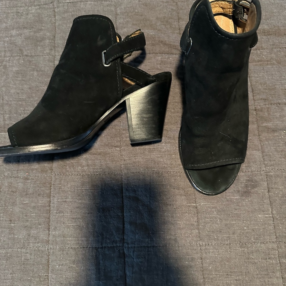 FRYE Women's Dani Shield Sling Peep Toe Khaki Suede